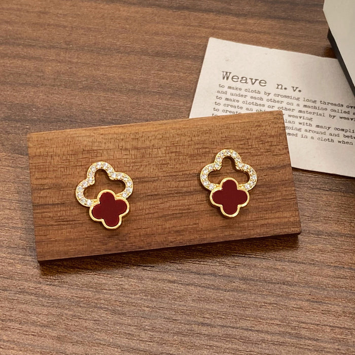 Wholesale Black Lucky Flower Small and Exquisite Stud Earrings