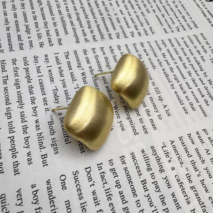 Wholesale Golden earrings, casual, minimalist, exquisite earrings, silver ear needles