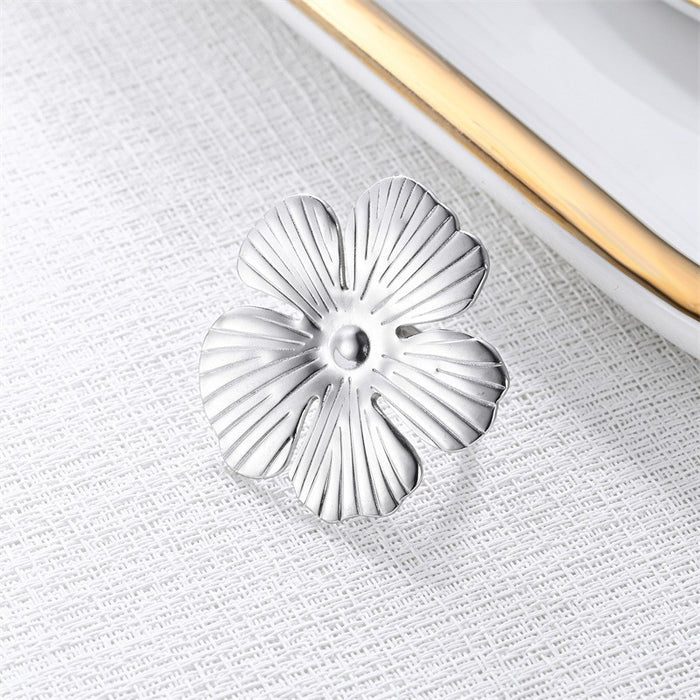 Wholesale Personalized and trendy flower opening titanium steel ring jewelry, fashionable Zou Ju ring