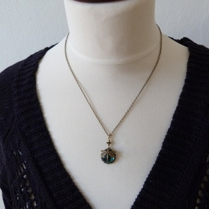 Wholesale Creative retro green crystal pendant necklace, personalized fashion party jewelry