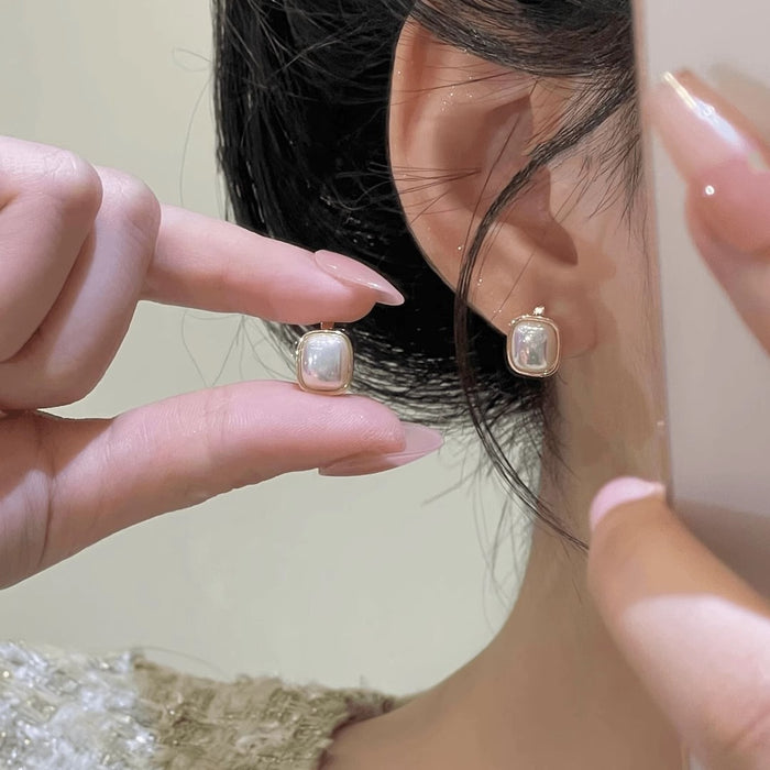 Wholesale bead ear buckle niche design fashion earrings niche gentle ins wind earrings