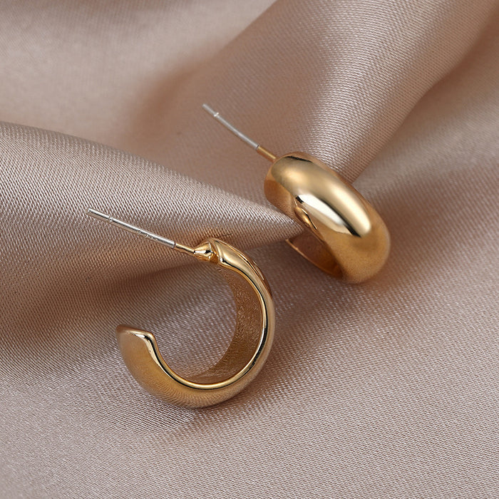 Wholesale Ear Clip Earrings Simple Metallic Ear Stud Earrings Small Ear Ring Circle Female