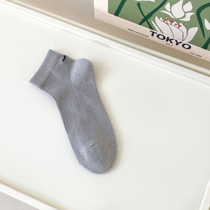 Wholesale Sweat absorbing thin design with embroidered cute short socks, solid color cotton
