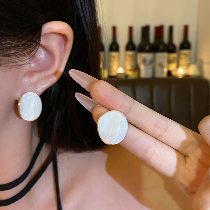 Wholesale Retro white oil dripping geometric earrings, fashionable and simple earrings, high-end and personalized versatile earrings