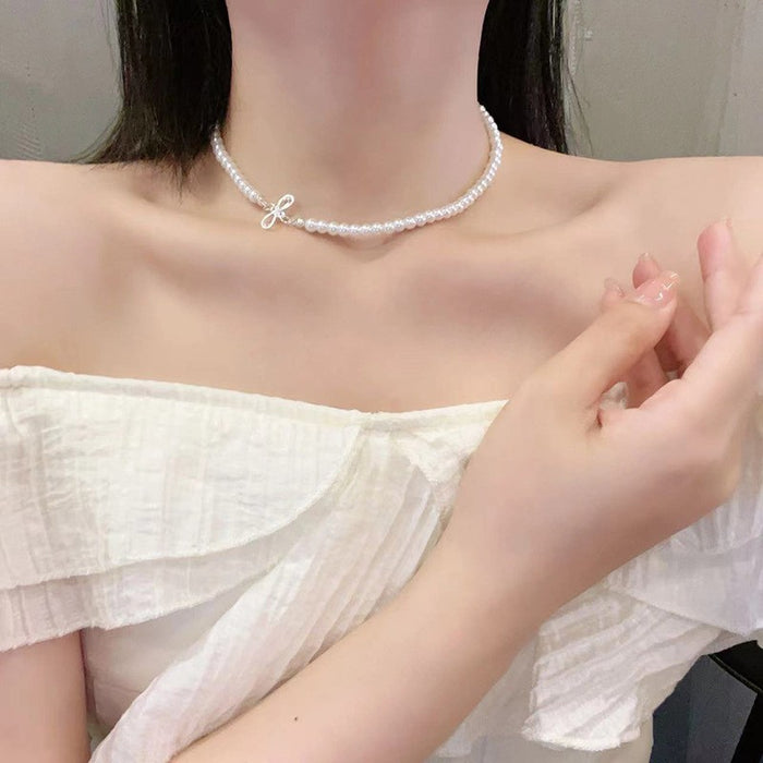 Wholesale Design simple pearl pendant necklace, light luxury, fashionable and high-end, versatile collarbone chain accessory