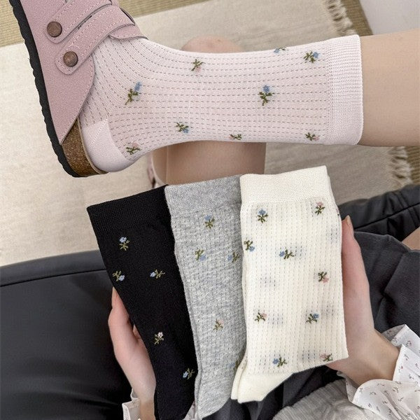 Wholesale Boneless card silk floral retro mid length socks with mesh breathable and versatile design