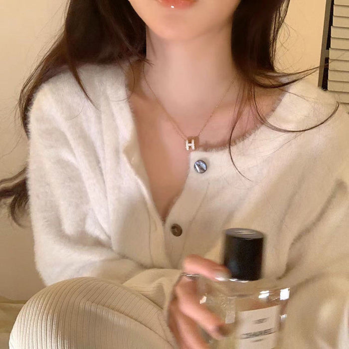 Wholesale H Letter Titanium Steel Necklace Women's Elegant  Necklace Chain