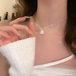 Wholesale Pearl necklace for women in summer, light luxury, niche, high-end design, versatile in autumn and winter