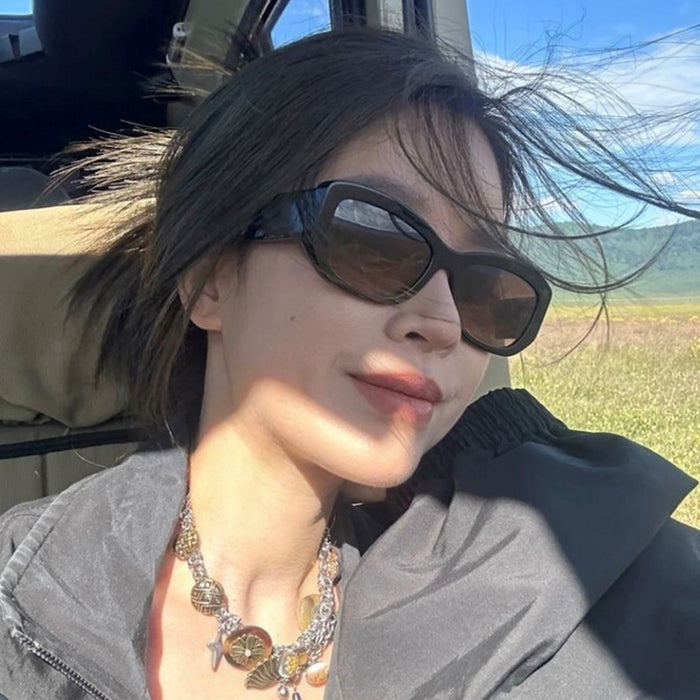 Wholesale Retro cat eye sunglasses, new minimalist square glasses for street photography, UV resistant fashionable sunglasses