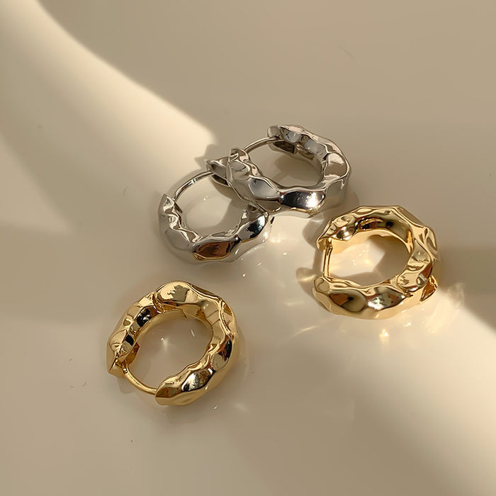 Wholesale Metallic texture small circle ear buckle earrings, light luxury, niche design, high-end retro earrings, ear accessories