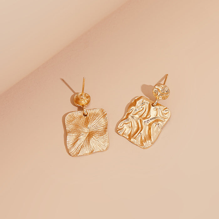 Wholesale Retro exaggerated metal earrings, geometric diamond shaped long earrings, fashionable temperament earrings