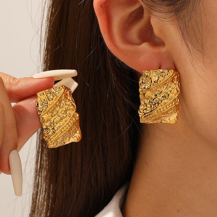 Wholesale Geometric earrings  exaggerated heart-shaped stud earrings   titanium steel   light luxury style  high-end earrings