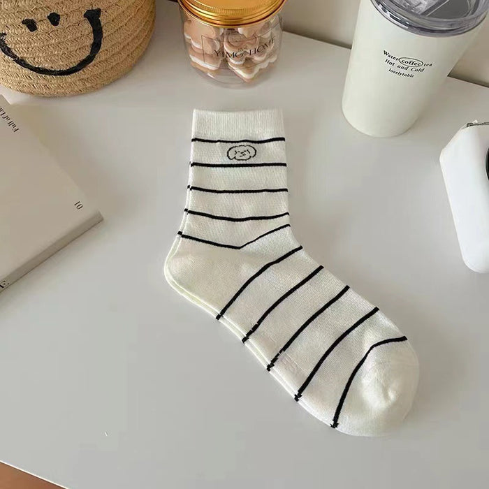 Wholesale White socks, middle tube socks, polyester socks, breathable mesh