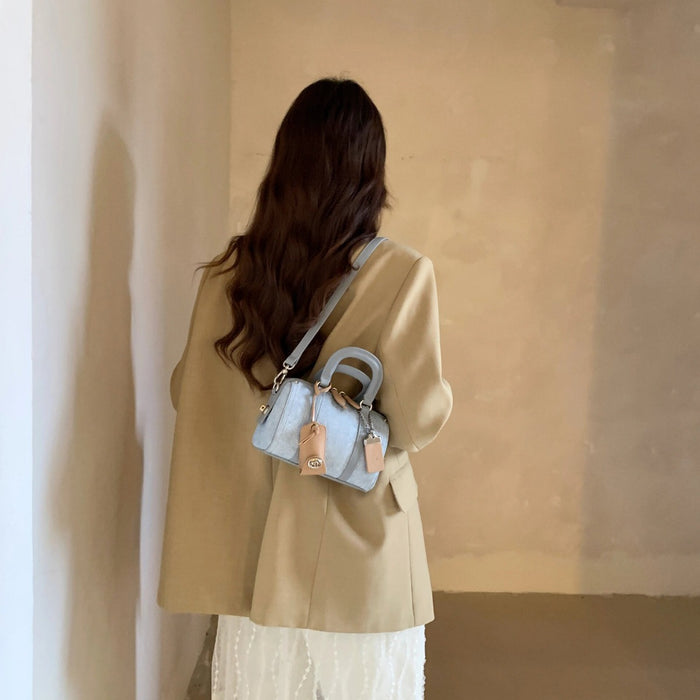 Wholesale Fashionable Retro Design Pillow Bag Versatile