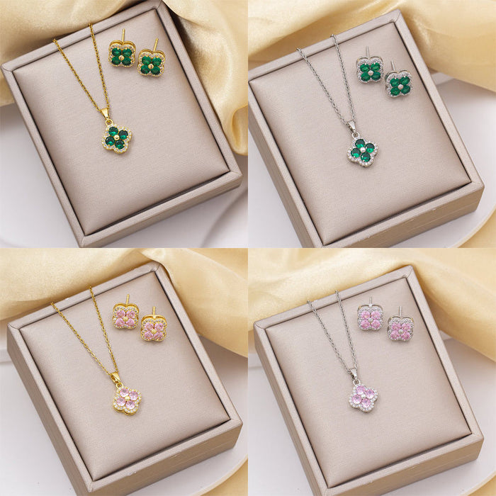 Wholesale Titanium Steel Four-Leaf Clover Pendant Necklace with Copper and Zirconium Jewelry Accessory MOQ≥2