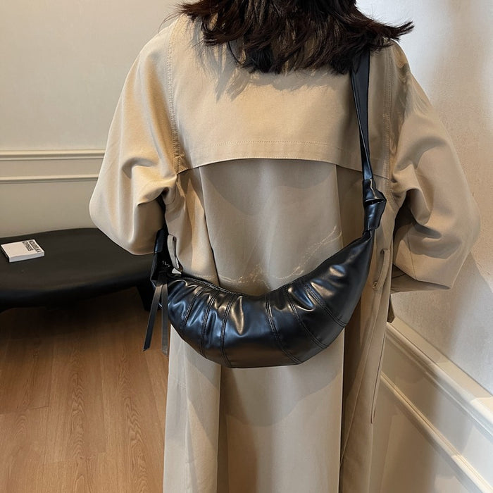 Wholesale Folded design crescent crossbody bag with large capacity soft leather retro temperament, layered shoulder bag