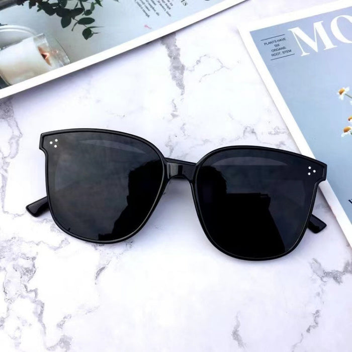 Wholesale New folding sunglasses for women with a high-end feel, sunscreen sunglasses that protect against UV rays and strong light