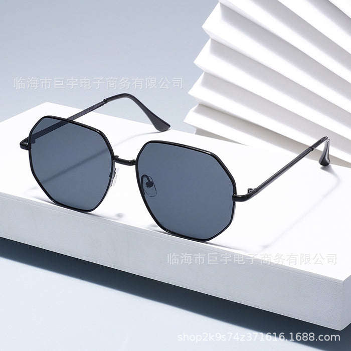 Wholesale Sunglasses with advanced UV protection and metal frame for driving