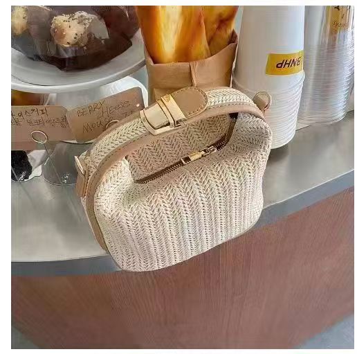 Wholesale Straw woven small bag can be used as a handbag shoulder bag or crossbody bag