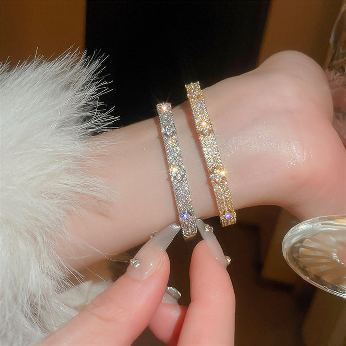 Wholesale Four-Leaf Flower Women's  Zircon Bracelets Full of Diamonds