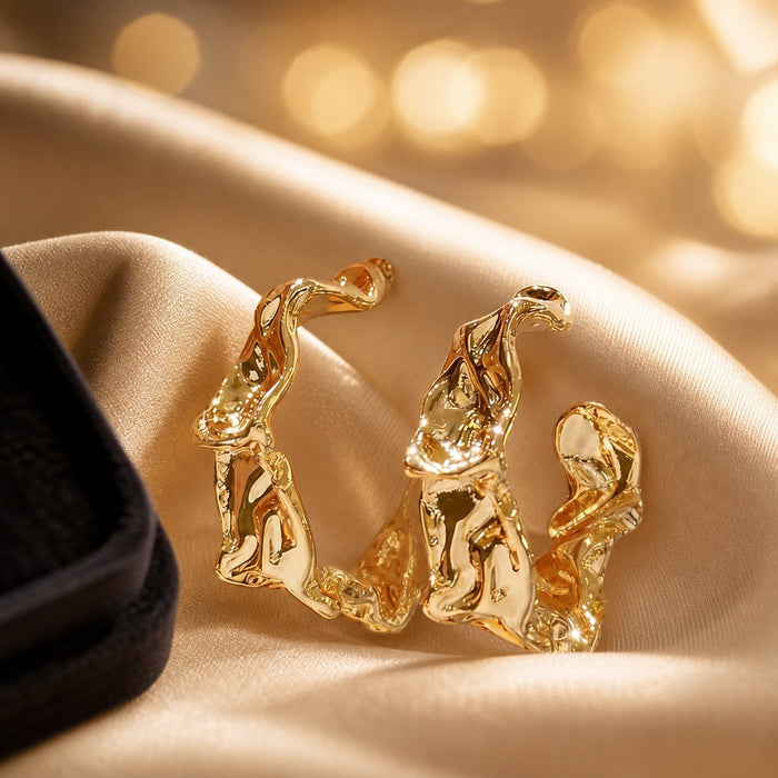 Wholesale Irregular Pleated C-Shape Earrings Gold Tone Alloy Fashion Accessory