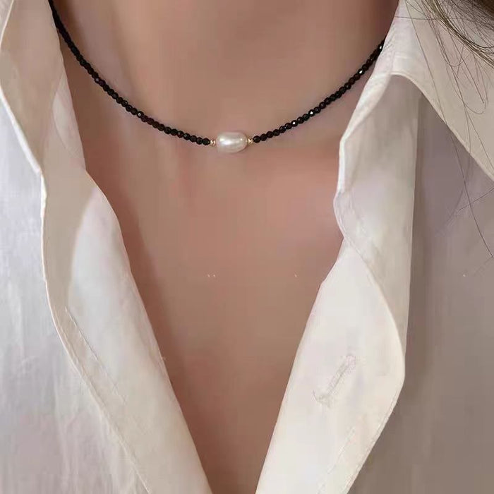 Wholesale Black pearl collarbone chain, simple retro necklace, women's light luxury niche necklace accessory