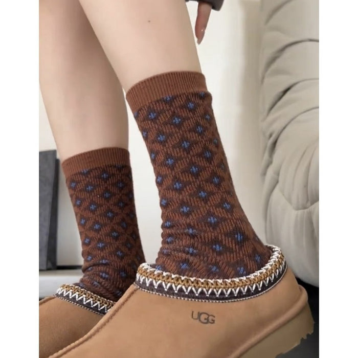 Wholesale Retro artistic style geometric socks, mid tube socks with double needles and dual channels, niche design, mid tube socks