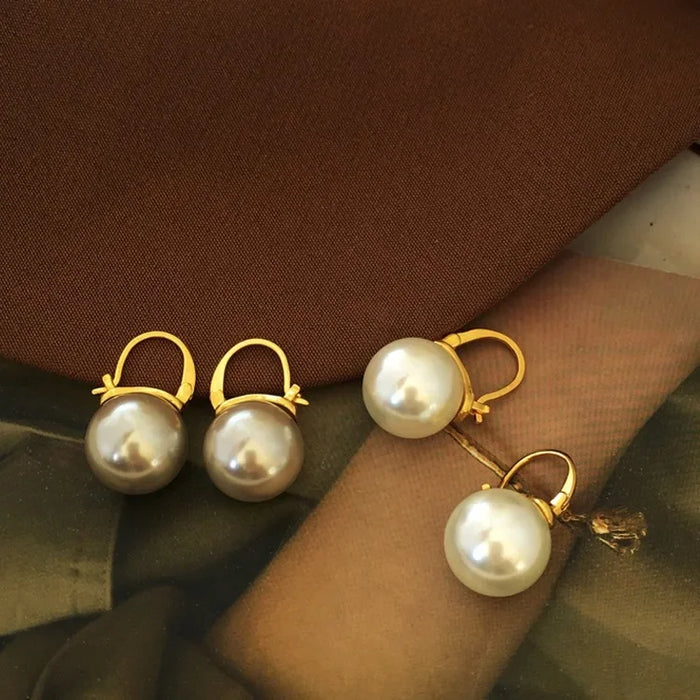 Wholesale Copper plated genuine gold retro temperament pearl earrings elegant lady earrings simple and fashionable earrings