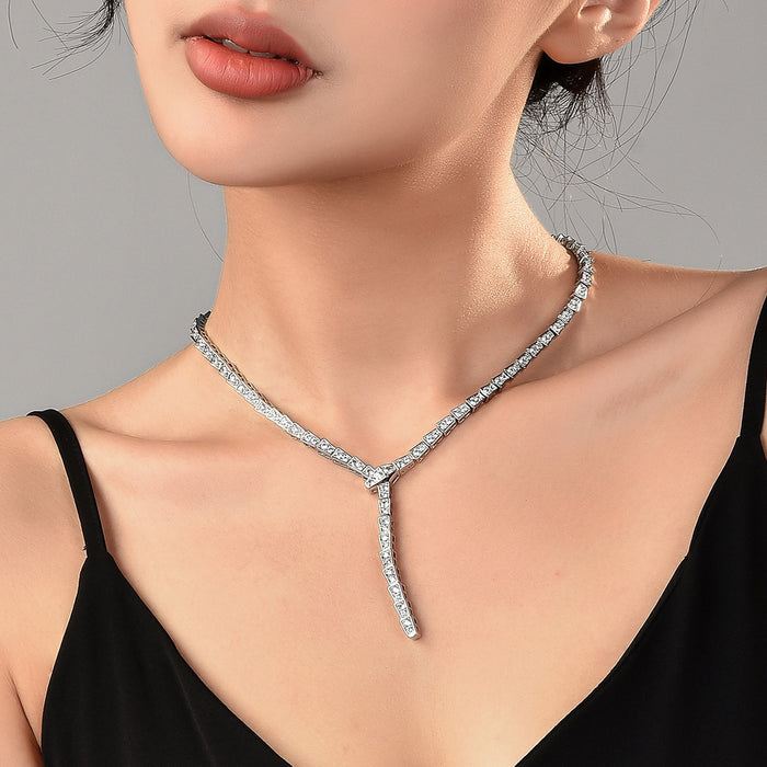 Wholesale Chic Copper Snake Necklace Gold Plated Elegant Collarbone Jewelry For Women Fashion Accessory