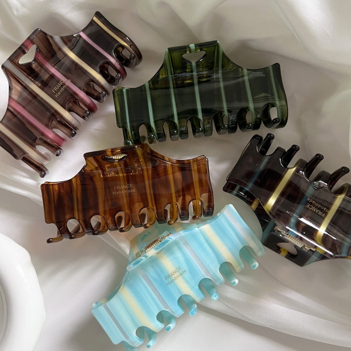 Wholesale A niche high-end love stripe clip with retro temperament, back of the head dished hair, shark clip, half zip hair clip