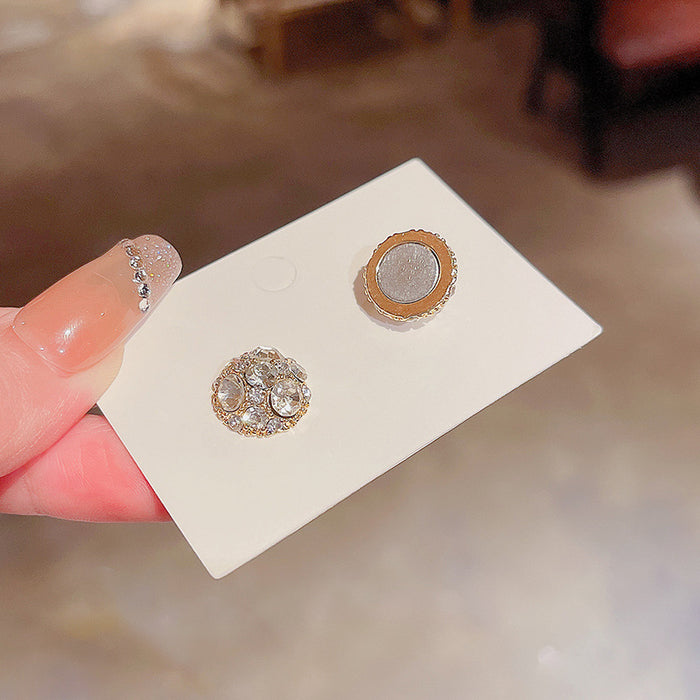 Wholesale Design Sense Magnetic Attractive Earrings Women's Niche Creative