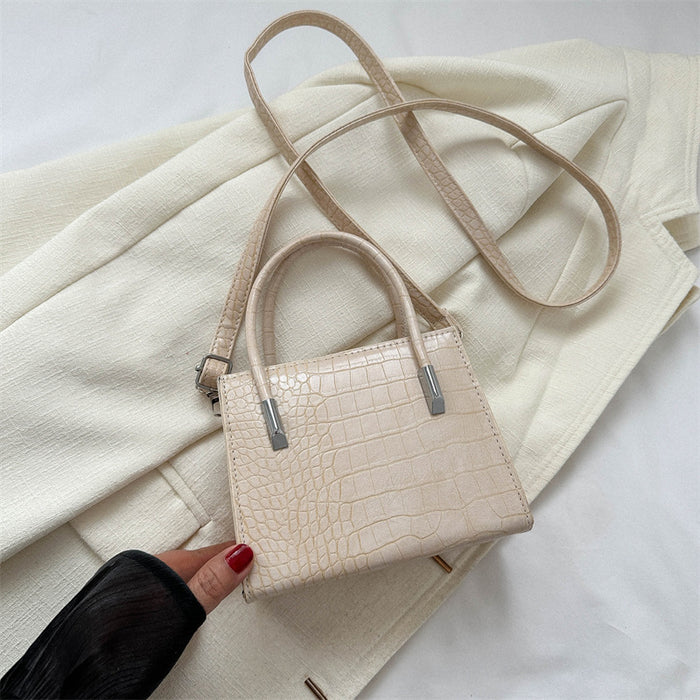 Wholesale Simple and fashionable new fashion trend shoulder bag, casual crossbody bag, fashionable small square bag