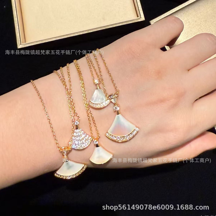 Wholesale Gold Plated Fan Necklace Copper Alloy Jewelry Accessory