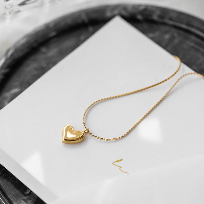 Wholesale 18K Gold Plated Thin Chain Peach Heart Necklace Women's Love Pendant Collarbone Chain Accessories