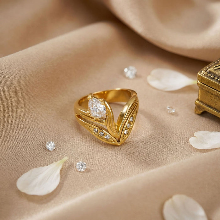 Wholesale Light Luxury Gold Ring with Diamond-Set Floral Design