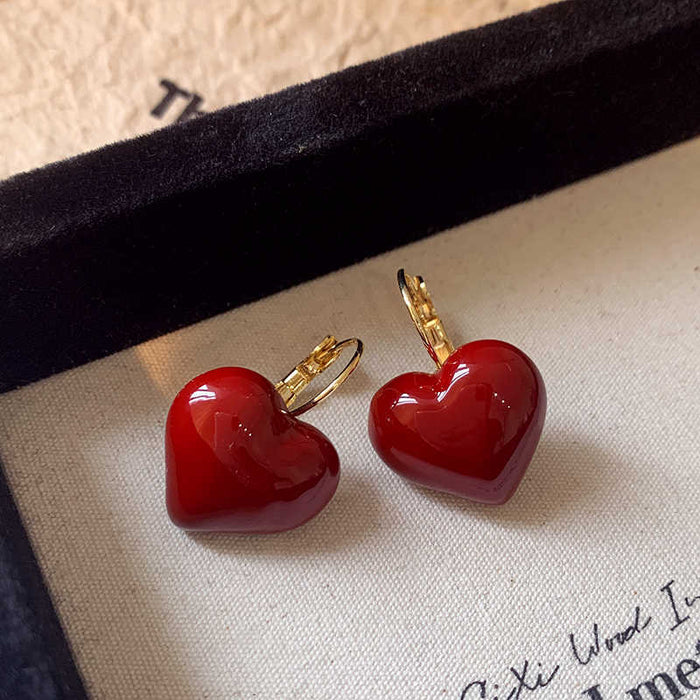 Wholesale Love Earrings, New Retro Earrings, Autumn and Winter Fashionable High End Earrings