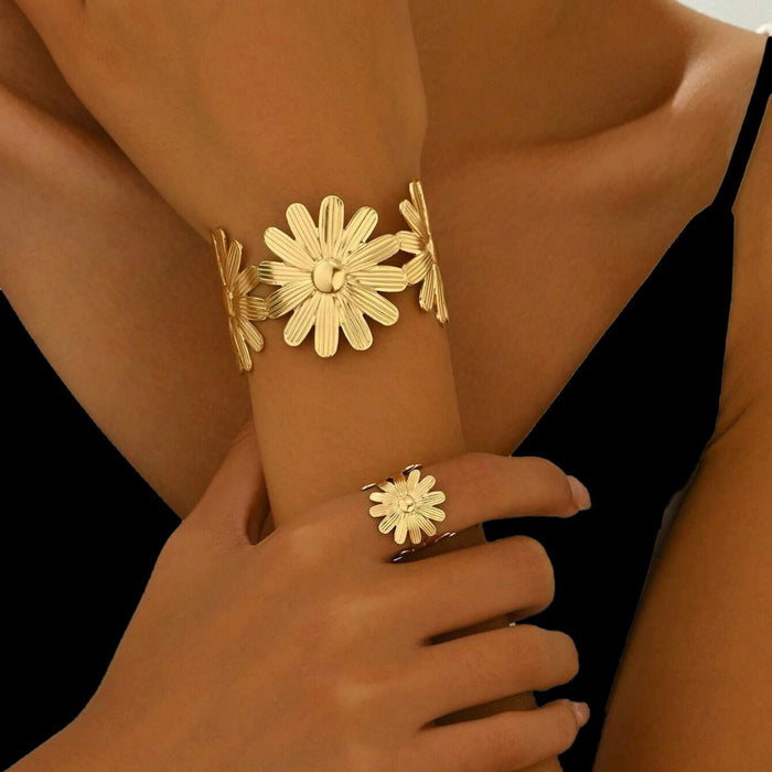 Wholesale Personalized simple flower shape open adjustable bracelet ring set