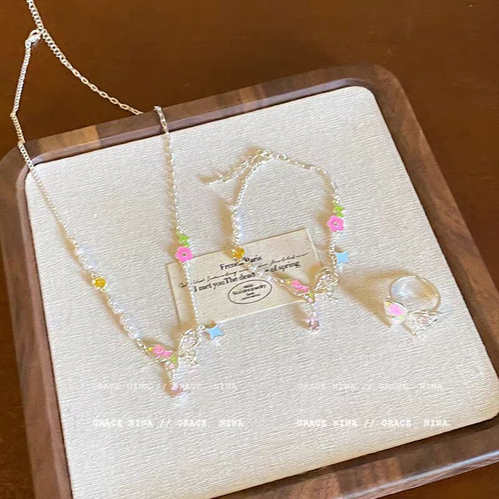 Wholesale Hollow out butterfly pearl necklace, high-end accessory, collarbone chain