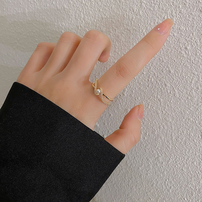 Wholesale Exquisite Diamond-embedded cross ring fashion ring