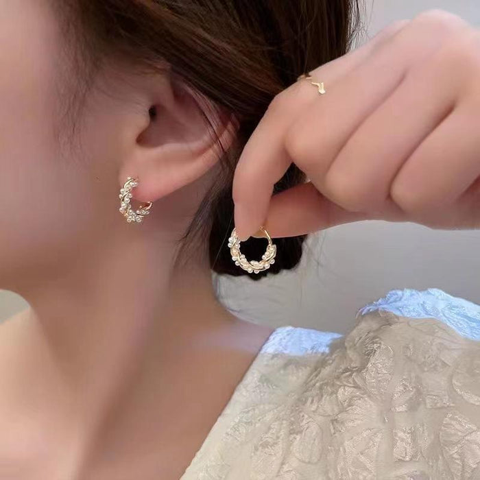 Wholesale Personalized temperament retro niche earrings earrings versatile earrings silver needle retro earrings
