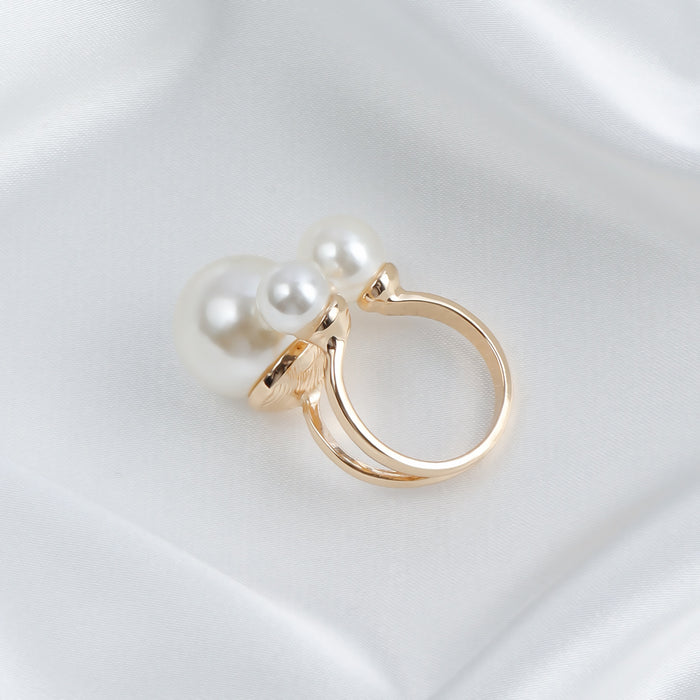 Wholesale Three faux pearl rings with metal bases