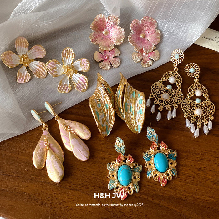 Wholesale Silver needle enamel flower earrings light luxury high-end earrings for women retro palace style all-match earrings design niche