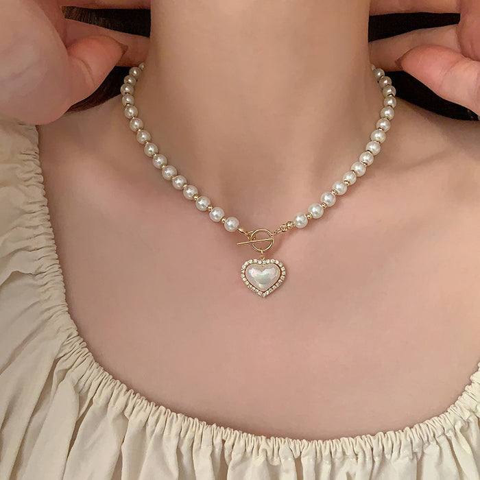 Wholesale Pearl necklace, light luxury, high-end feeling, heart-shaped collarbone chain, retro style