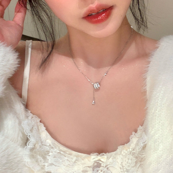 Wholesale Silver snake tassel necklace with high-end feel, light luxury temperament, neck chain, collarbone chain