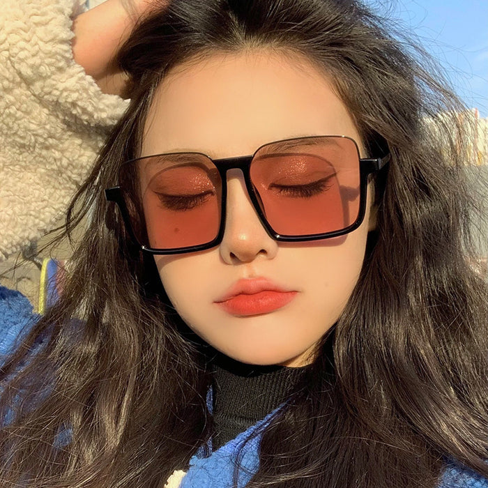 Wholesale Tea colored sunglasses with a high-end feel, retro large frame street photography, sunglasses for men