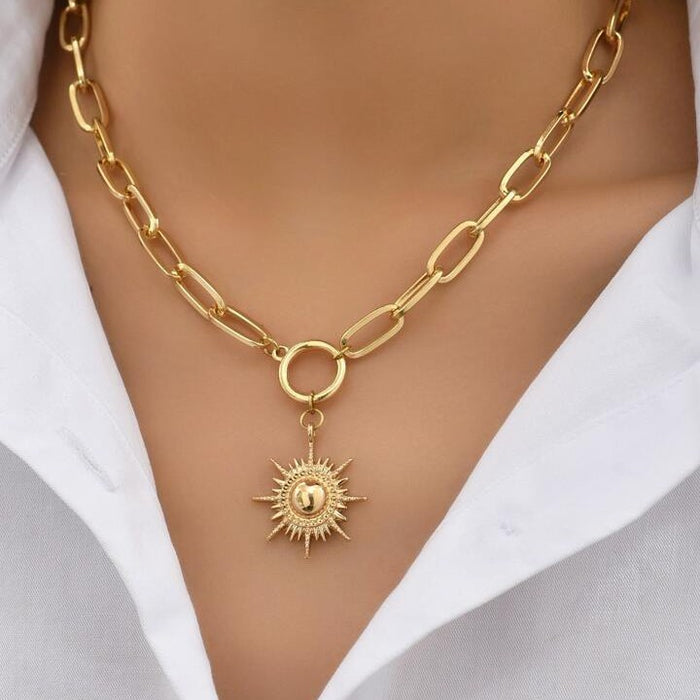 Wholesale New Sun Pendant Chain Necklace Fashion Commuter Accessories