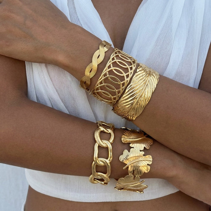 Wholesale Stylish Stainless Steel Open Cuff Bracelet Gold Plated Geometric Cutout Design