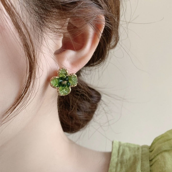 Wholesale Silver needle simple style leaf earrings,  personalized high-end design earrings forest earrings for women