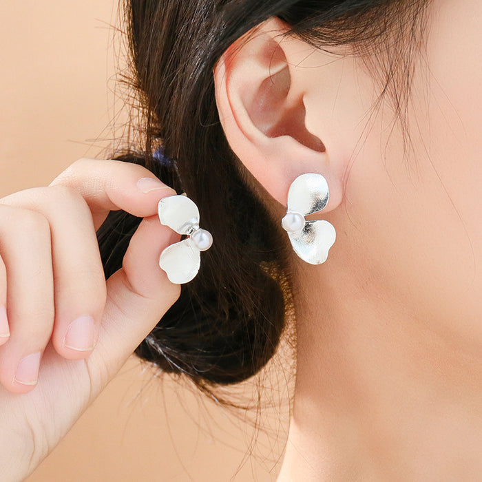 Wholesale petal pearl earrings niche design female S925 silver pin earrings