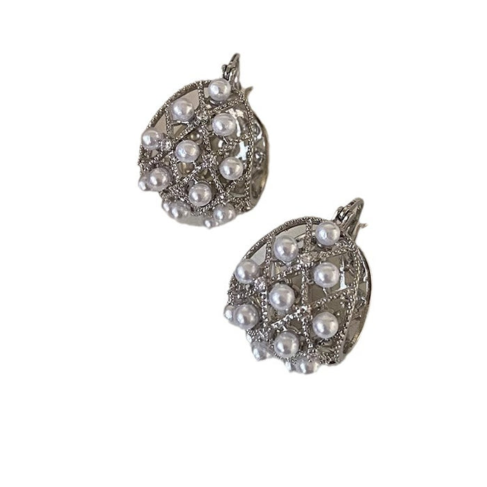 Wholesale Elegant hollow pearl earrings with high-end ear loops, niche design, high-end and unique earrings